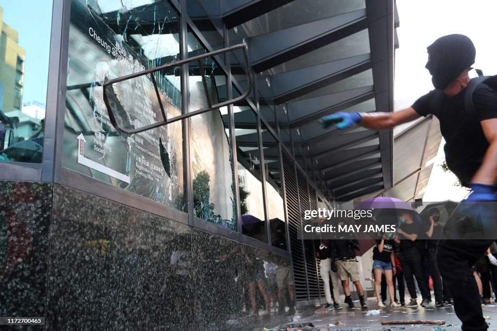 TOPSHOT-HONG KONG-CHINA-politics-unrest-CRIME