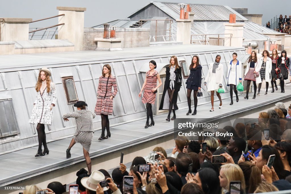 Chanel : Runway - Paris Fashion Week - Womenswear Spring Summer 2020