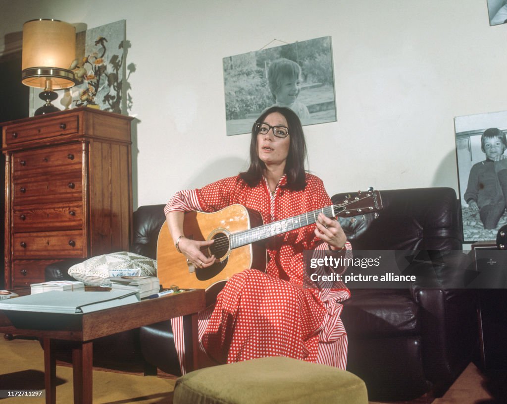 Nana Mouskouri