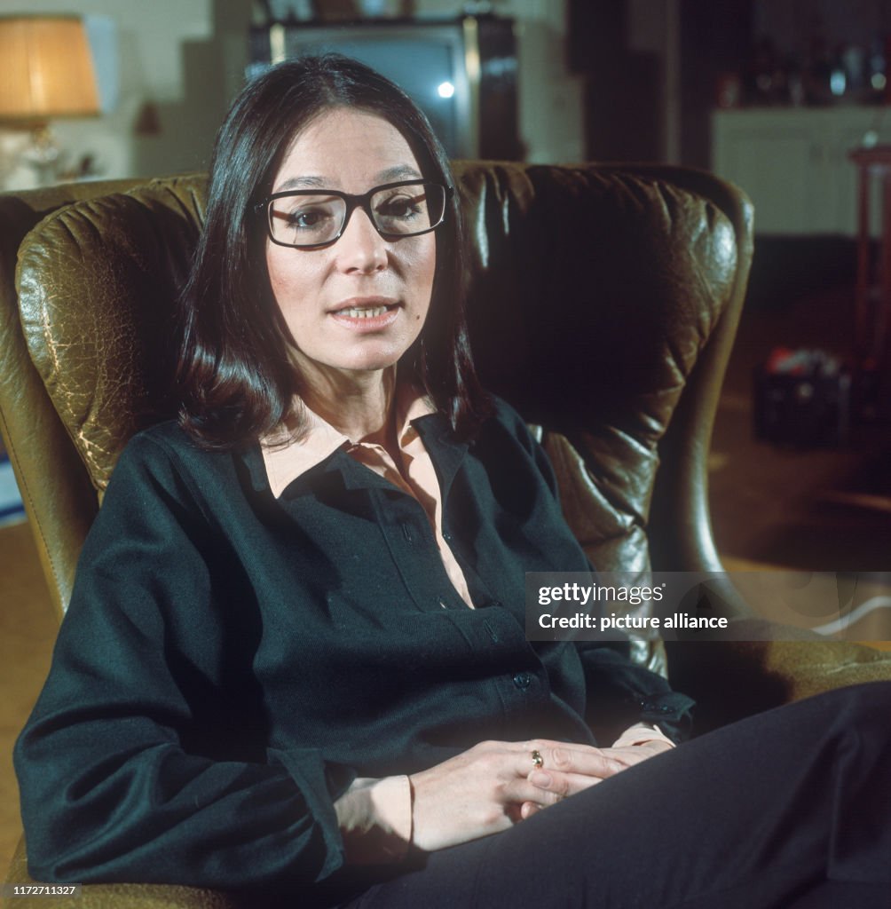 Nana Mouskouri