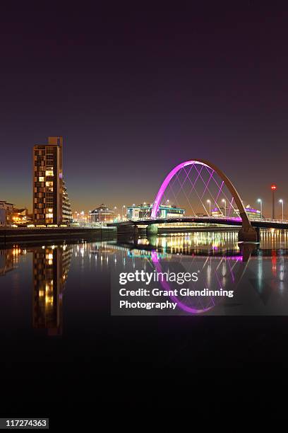 river clyde reflection - glasgow scotland clyde stock pictures, royalty-free photos & images