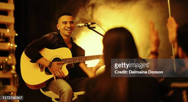 his music is loved by many - stars and strings concert stock pictures, royalty-free photos & images