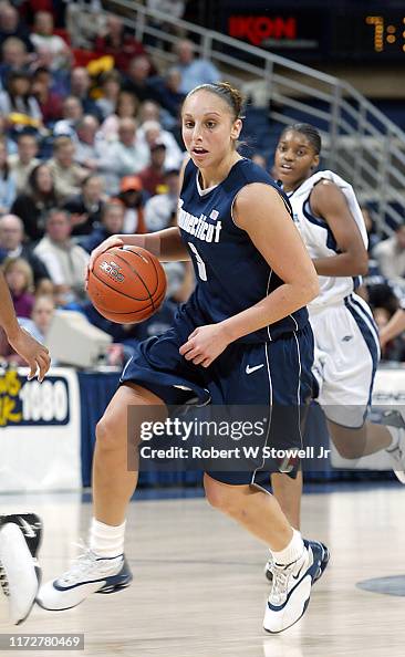 Diana Taurasi Heads Upcourt Diana Taurasi Heads Upcourt