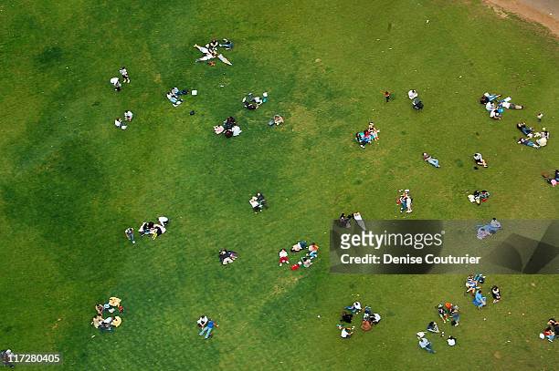 looking down - people aerial view stockfoto's en -beelden
