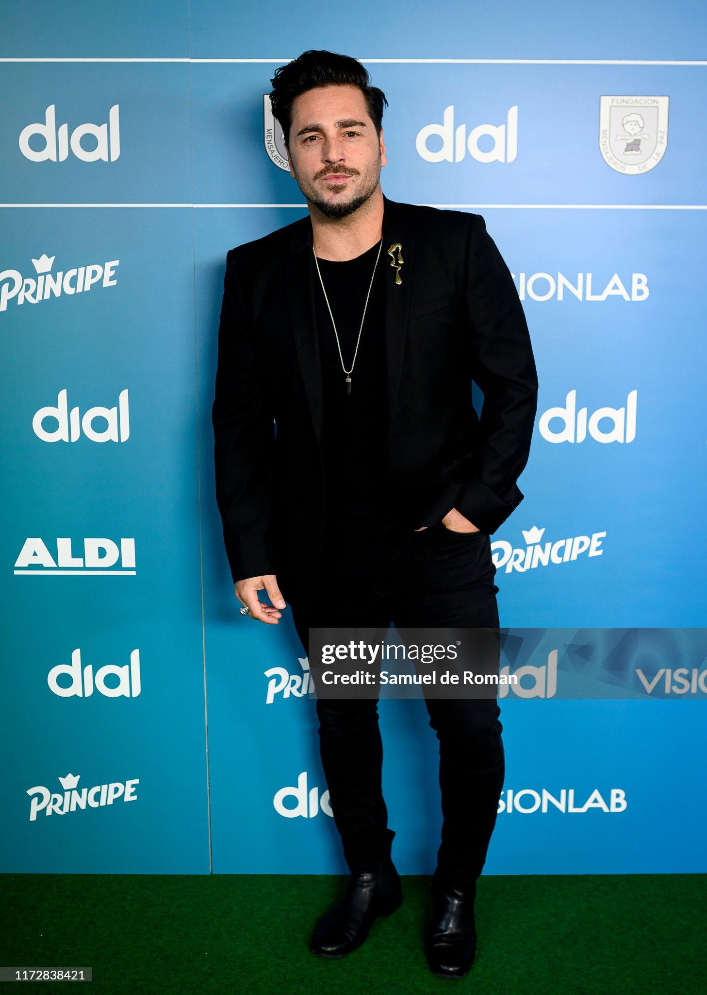 ¿Cuánto mide David Bustamante? - Altura y peso - Real height Madrid-spain-david-bustamante-attends-during-vive-dial-madrid-photocall-2019-on-september-06