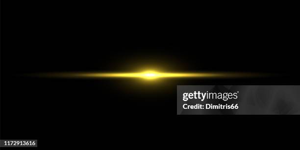 goldener lichtstrahl auf schwarzem hintergrund - anzünden stock-grafiken, -clipart, -cartoons und -symbole