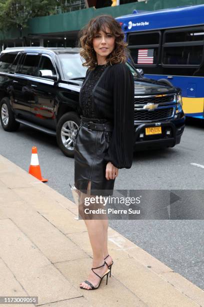 Linda Cardellini arrives at the Longchamp SS20 Runway Show on September 07, 2019 in New York City. On September 07, 2019 in New York City.