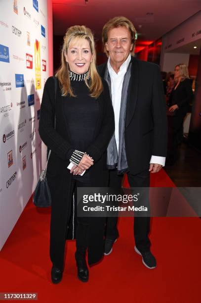 Howard Carpendale and his wife Donnice Pierce attend the 'Helden des Alltags' Gala at Theater Kehrwieder on October 1, 2019 in Hamburg, Germany.