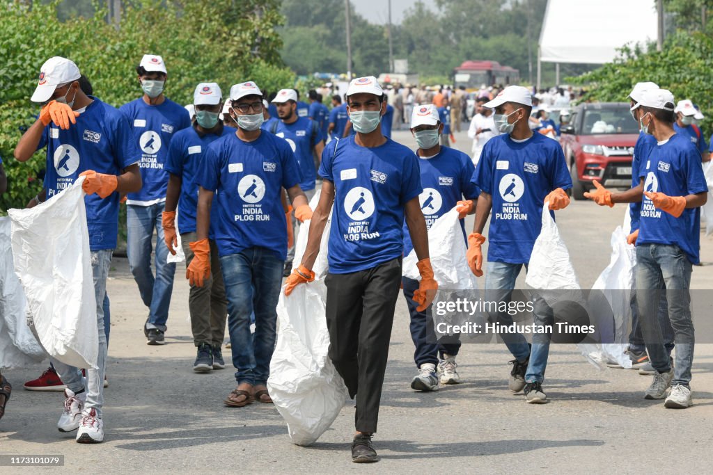 Plog Raj Students take part in a Plog Run to spread awareness to free Yamuna ...
