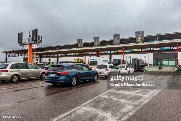 highway pass cash lane at normandy, france - toll booth stock pictures, royalty-free photos & images