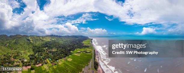 panorama coastline view in cox's bazar bangladesh - bazar de cox fotografías e imágenes de stock