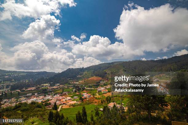 aerial view of ooty, hill station in india - tamil nadu foto e immagini stock