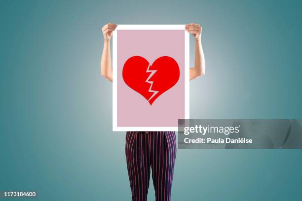 love & health - broken heart stockfoto's en -beelden