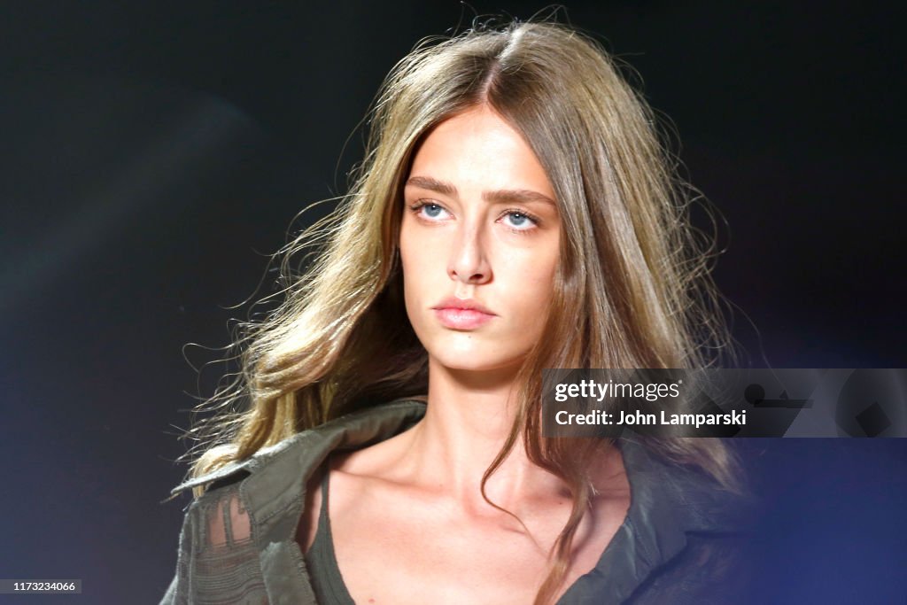 China Day: Lily - Front Row - September 2019 - New York Fashion Week: The Shows
