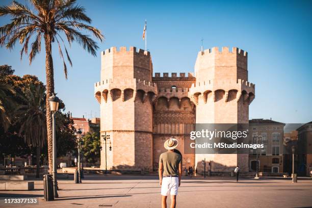 een bezoek aan spanje - comunidad autonoma de valencia stockfoto's en -beelden