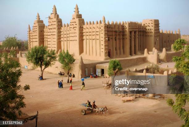 mali mud mosque - niger river stock pictures, royalty-free photos & images