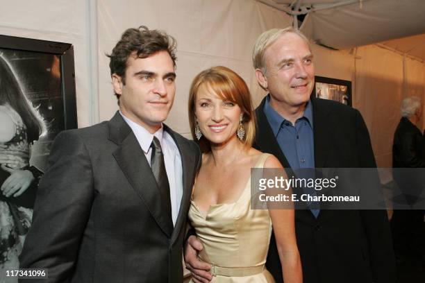 Joaquin Phoenix, Jane Seymour and producer James Keach