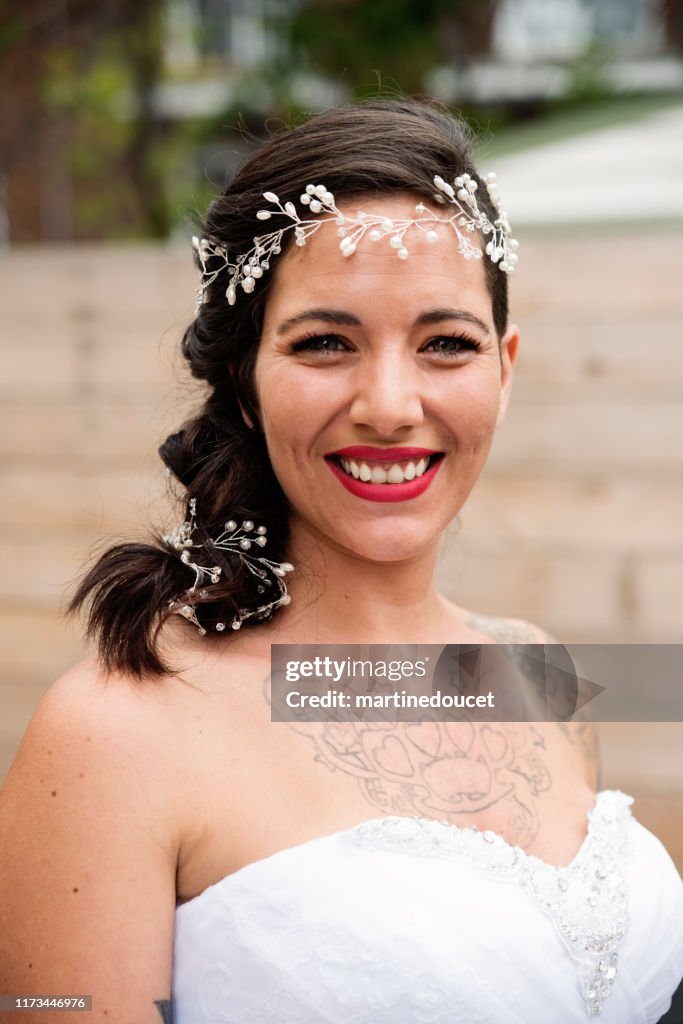 Retrato da mulher milenial pronta para seu casamento.