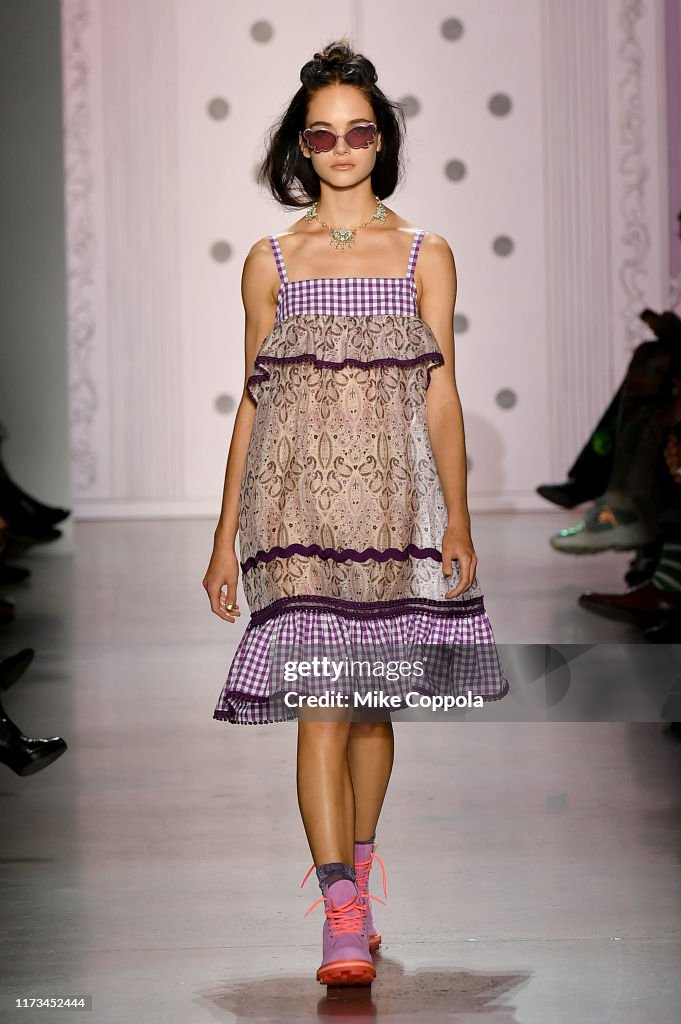 Anna Sui - Runway - September 2019 - New York Fashion Week: The Shows
