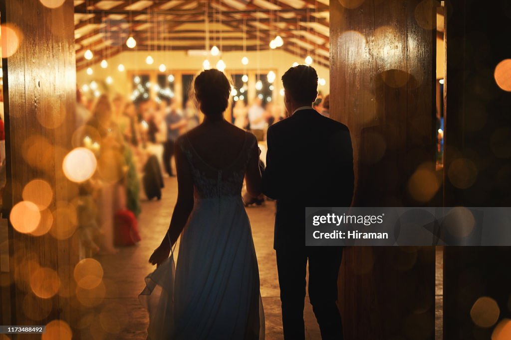 Hacer una gran entrada en el matrimonio