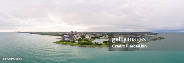 northwestern university campus aerial panorama - northwestern universität stock-fotos und bilder