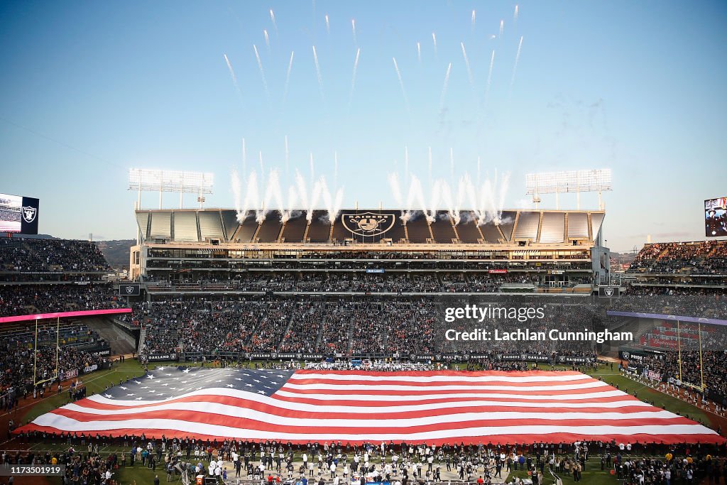 Denver Broncos v Oakland Raiders