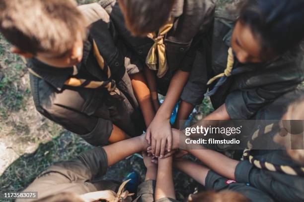 scouts eenheid - boy scout camping stockfoto's en -beelden