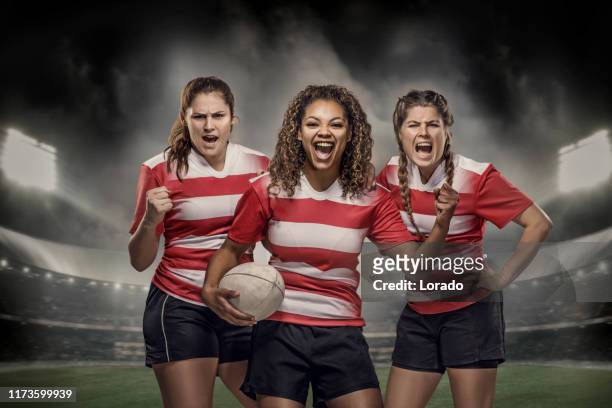 3 jogadores fêmeas do rugby - women's international rugby union - fotografias e filmes do acervo