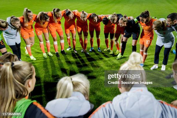 Jill Roord of Holland Women, Dominique Bloodworth of Holland Women, Anouk Dekker of Holland Women, Sherida Spitse of Holland Women, Vivianne Miedema...