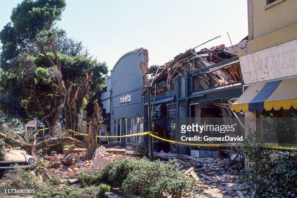 loma prieta 1989 earthquake damage to city center - 1989 stock pictures, royalty-free photos & images
