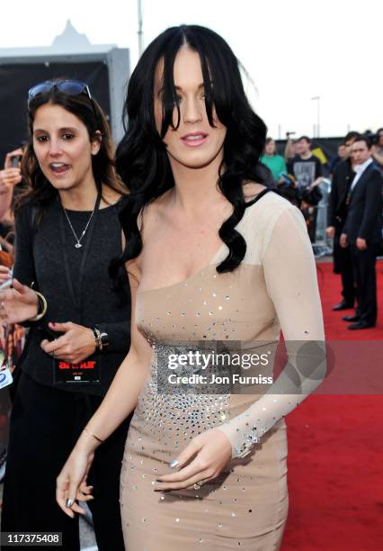 Katy Perry attends the "Arthur" European premiere at Cineworld 02 Arena on April 19, 2011 in London, England.