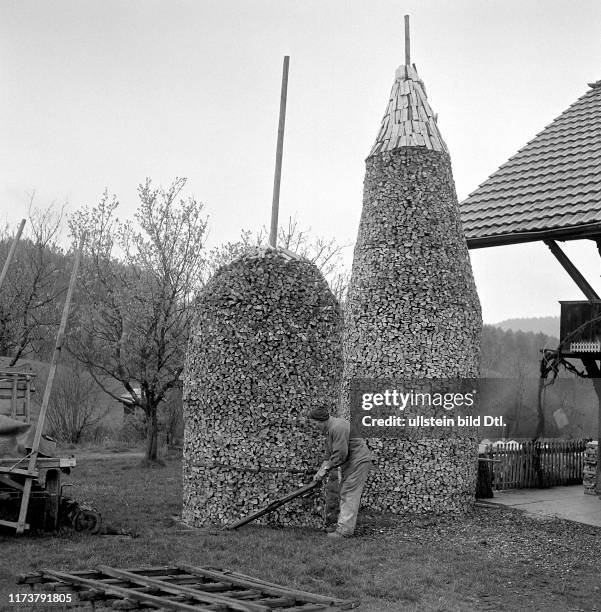 Bowil Bowil Photos and Premium High Res Pictures - Getty Images