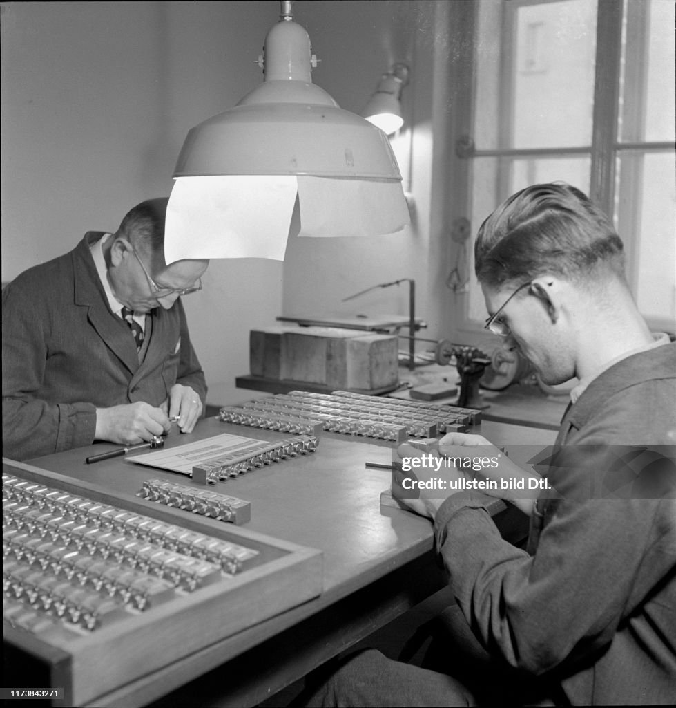 Film title workshop Diagram AG for subtitles, Zurich 1945