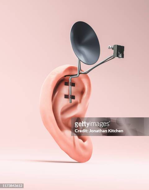 ear satellite dish - ear stockfoto's en -beelden