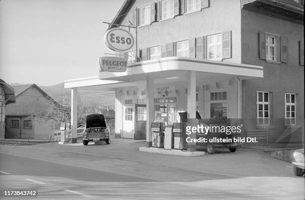 Esso Gas station and Peugeot garage, Diegten 1968