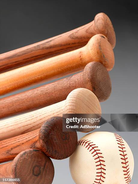 baseball-ausstattung - baseballschläger stock-fotos und bilder
