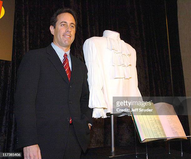 Succes Observatie schoenen 17 Jerry Seinfeld Donates The Puffy Shirt To The Smithsonian Institution  Photos and Premium High Res Pictures - Getty Images