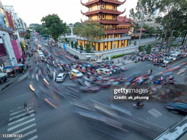 rush home, hochiminh city sept. 2019 - modern vietnam imagens e fotografias de stock