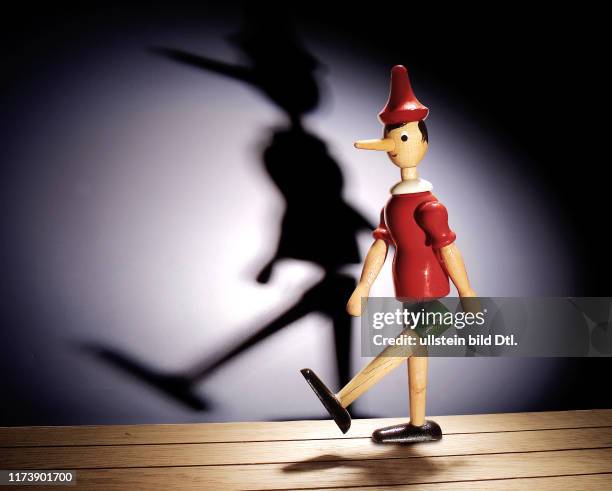 Photo Pinokio 3,766 Pinocchio Characters Stock Photos, High-Res Pictures, and Images ...