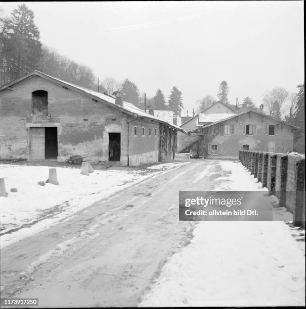 Stable, farm building and annexe at "Beau-Cèdre" estate, 1954