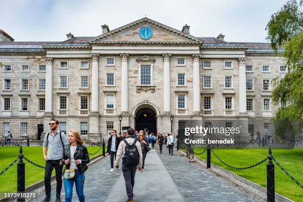 trinity college dublin irland - trinity college dublin stock-fotos und bilder