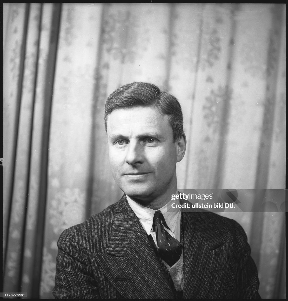 Professor Paul Collart, archaeologist 1946 News Photo Getty Images