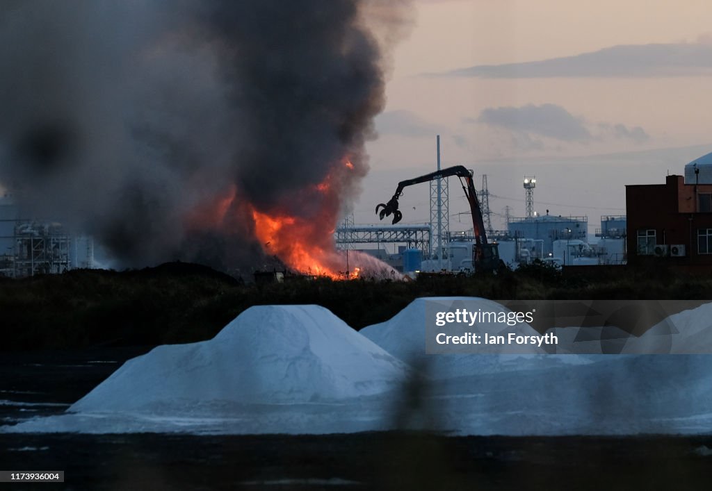 Huge Fire Rages At Former SSI Steel Site