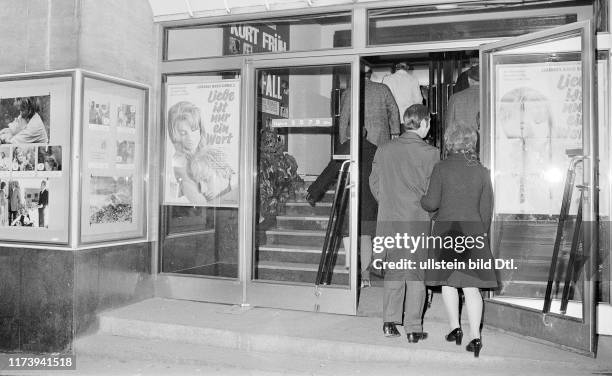 Film opening night "Liebe ist nur ein Wort", Cinema Capitol, Zurich 1972 Film opening night "Liebe ist nur ein Wort", Cinema Capitol, Zurich 1972