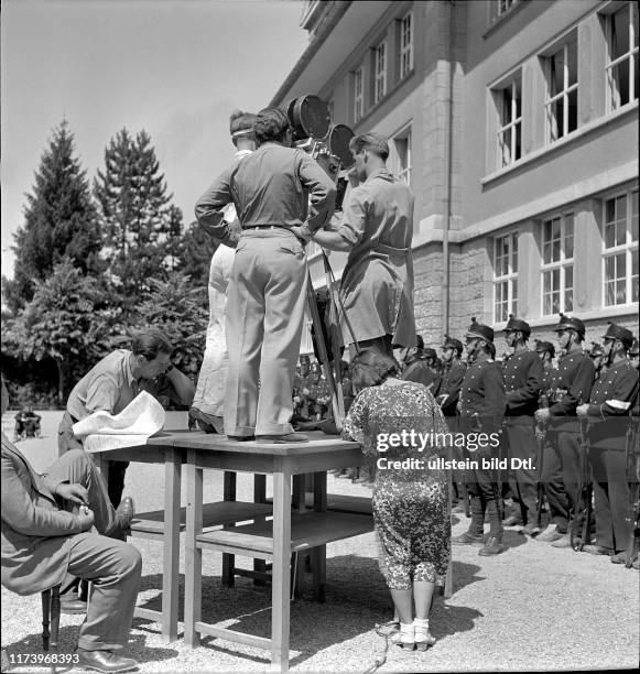 Shooting of "Füsilier Wipf" by director Leopold Lindtberg, 1938 Shooting of "Füsilier Wipf" by director Leopold Lindtberg, 1938