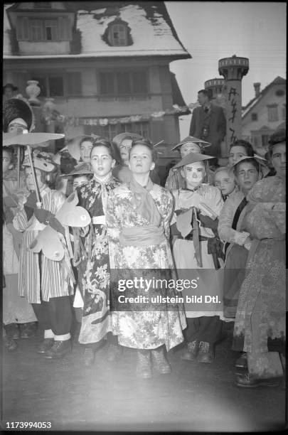 Girls dressed in Japanese style at carnival festivities in Schwyz in 1947 Girls dressed in Japanese style at carnival festivities in Schwyz in 1947