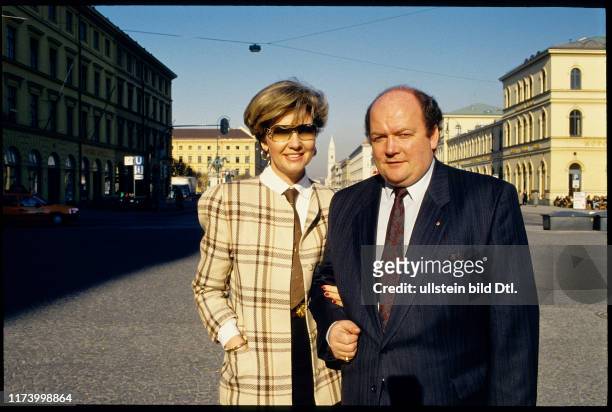 Television host Sepp Trütsch and Caroline Reiber 1990