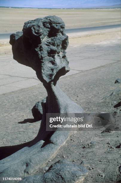 Mushroom Rocks In Death Valley 517 Mushroom Rock Rock Stock Photos, High-Res Pictures, and Images ...