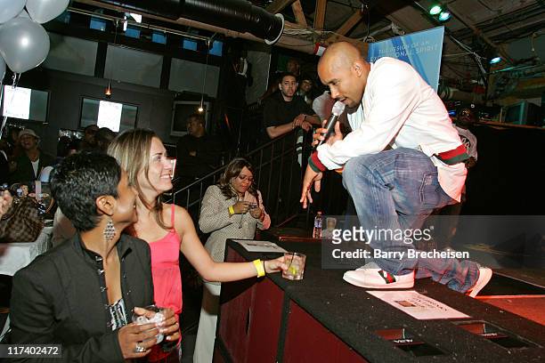 Johnta Austin during Virgin and Bombay Sapphire Chicago Showcase for Johnta Austin with Jermaine Dupri - August 8, 2006 at Joe's Sports Bar in...