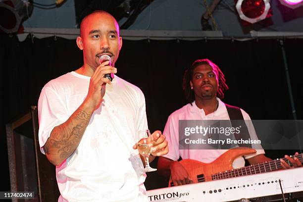 Johnta Austin during Virgin and Bombay Sapphire Chicago Showcase for Johnta Austin with Jermaine Dupri - August 8, 2006 at Joe's Sports Bar in...